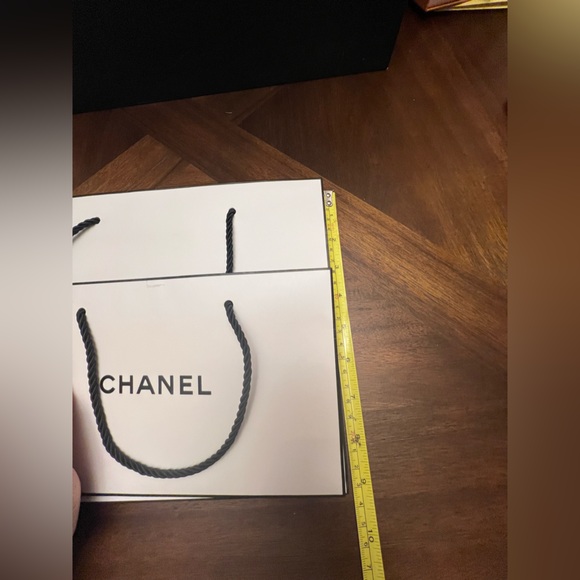 Chanel set of 4 white shopping bags - Picture 5 of 6
